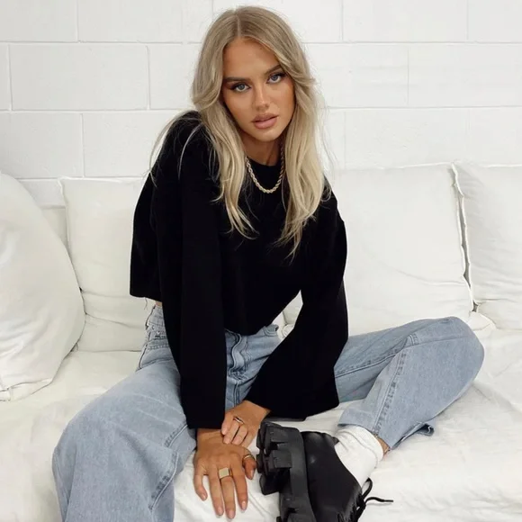 GIRL SOLDIER CROPPED SWEATER BLACK - Picture 4 of 7